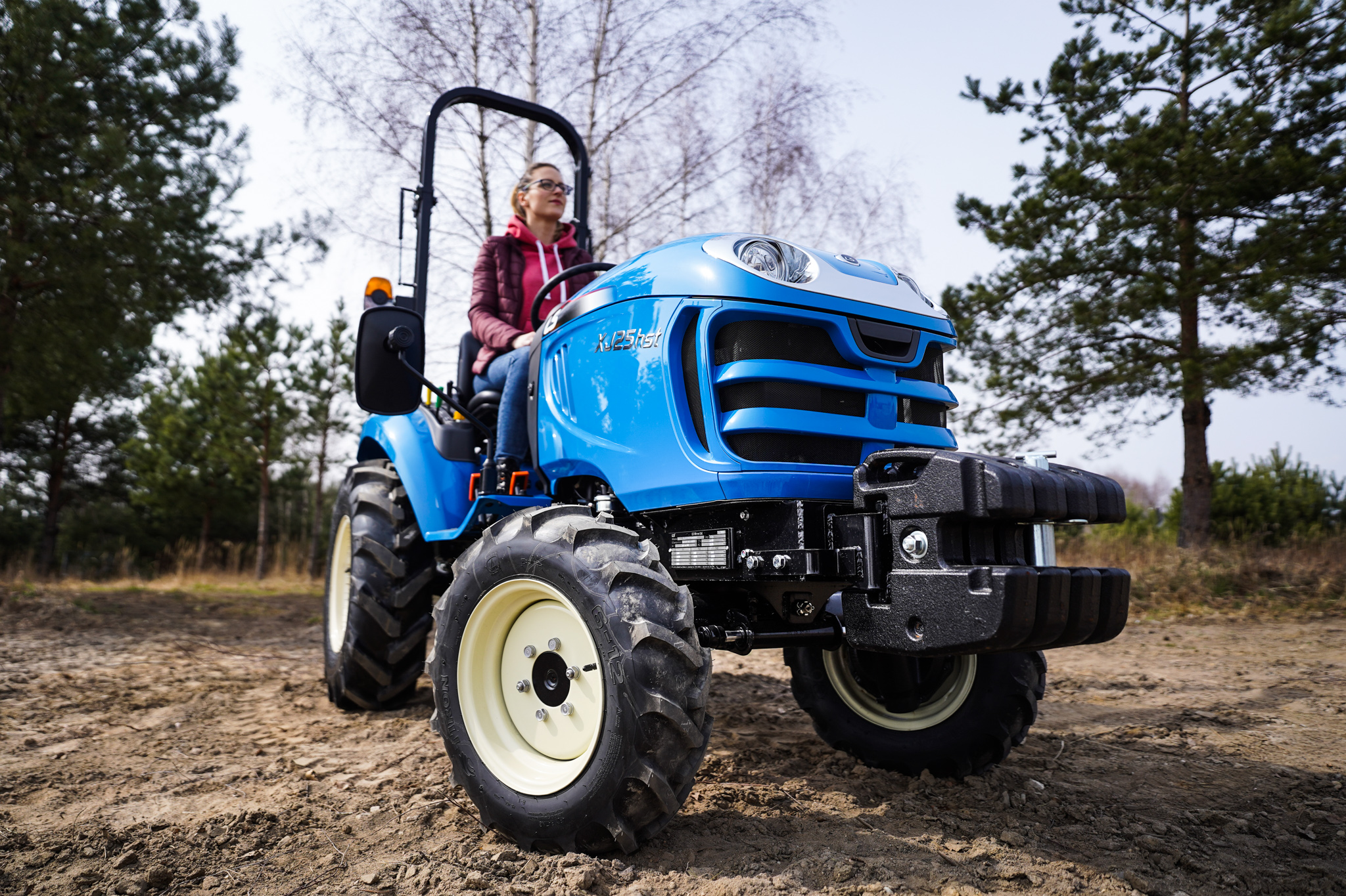 LS-Tractor-XJ25-HST-4-x-4-244-KM