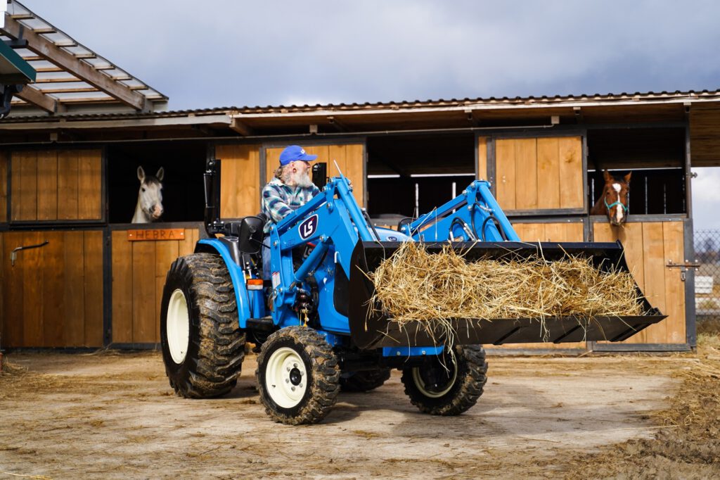 najlepší traktor pre stajne